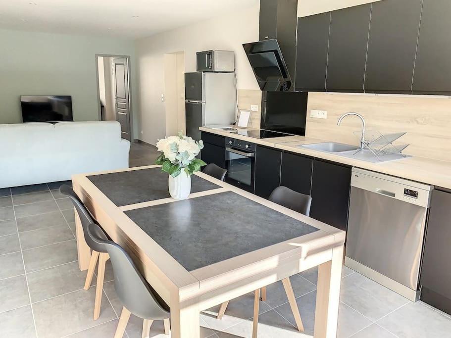 Le Jeanne Appartement Compiègne Buitenkant foto